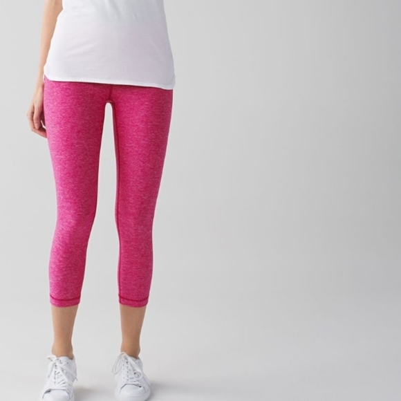 Lululemon Wunder Under Crop II - Picture 2 of 8